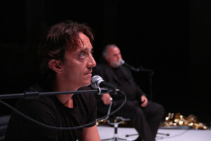 Joan Carreras (derecha) y Andreu Benito son los protagonistas/ Photo Credits: Teatro de la Abadía, Teatre Lliure y Heartbreak Hotel