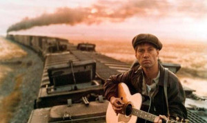 David Carradine hizo de Woody Guthrie en el filme "Esta tierra es mi tierra"