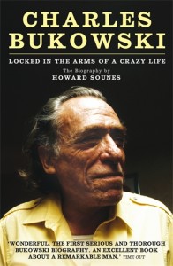 En los setenta, Charles Bukowski vivía una peculiar relación con el alcohol y el sexo
