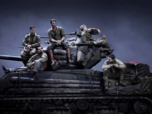 Brad Pitt (tercero por la izquierda) a bordo del tanque Sherman que da título al filme/ Photo Credits: Sony Pictures