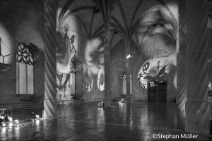 El estilo gótico de la Lonja le da mayor profundidad al trabajo de Christian Boltanski/ Photo Credits; Stephan Müller