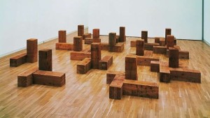 Uncarved Blocks, de Carl Andre/ Photo Credits: Helge Mundt, Hamburg, Kuntsmuseum