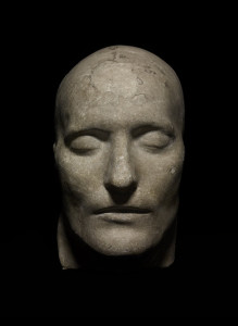 Entre los objetos seleccionados existe un molde de la máscara funeraria de Napoleón
