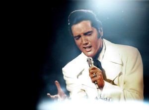 "If I Can A Dream" recuerda el título de un especial televisivo que Elvis Presley ofreció en la NBC, en 1968