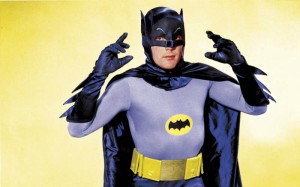 Adam West (en la foto) hizo del héroe de Gotham un icono del pop sesentero